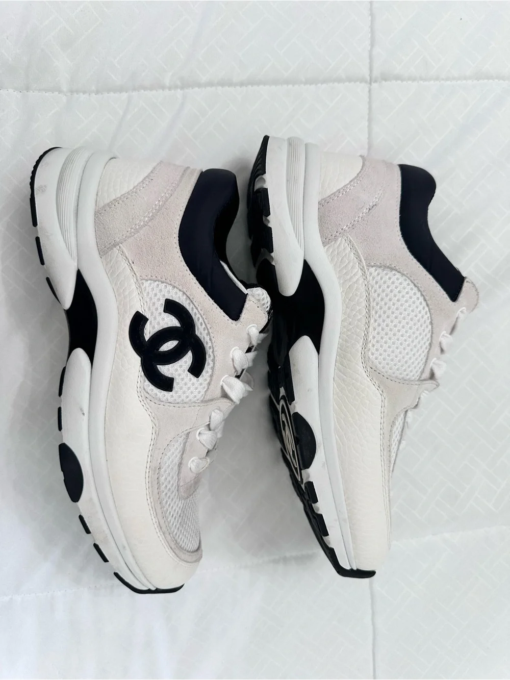 CHANEL White and Black CC Logo Runner Sneakers - Suede accents, 100% authentic